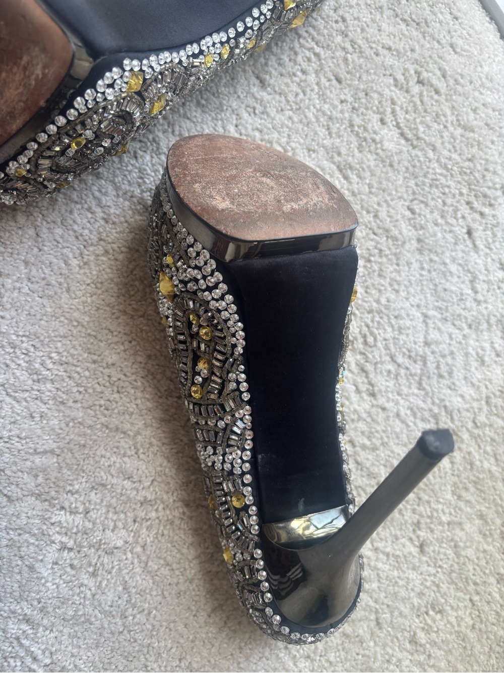Stunning crystal heels. - Picture 10 of 11